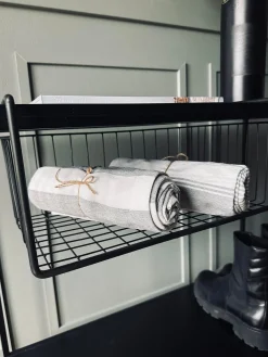 Simpel hyldekurv - Sort Metal