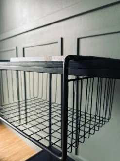 Simpel hyldekurv - Sort Metal