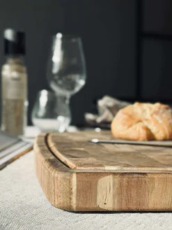 Skærebræt med saftrille