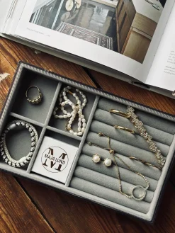 Smykke opbevaring med låg