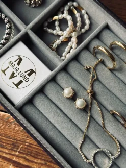 Smykke opbevaring med låg