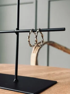 Smykkestativ i sort metal