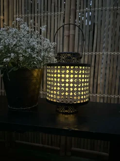 Solar lanterne - French