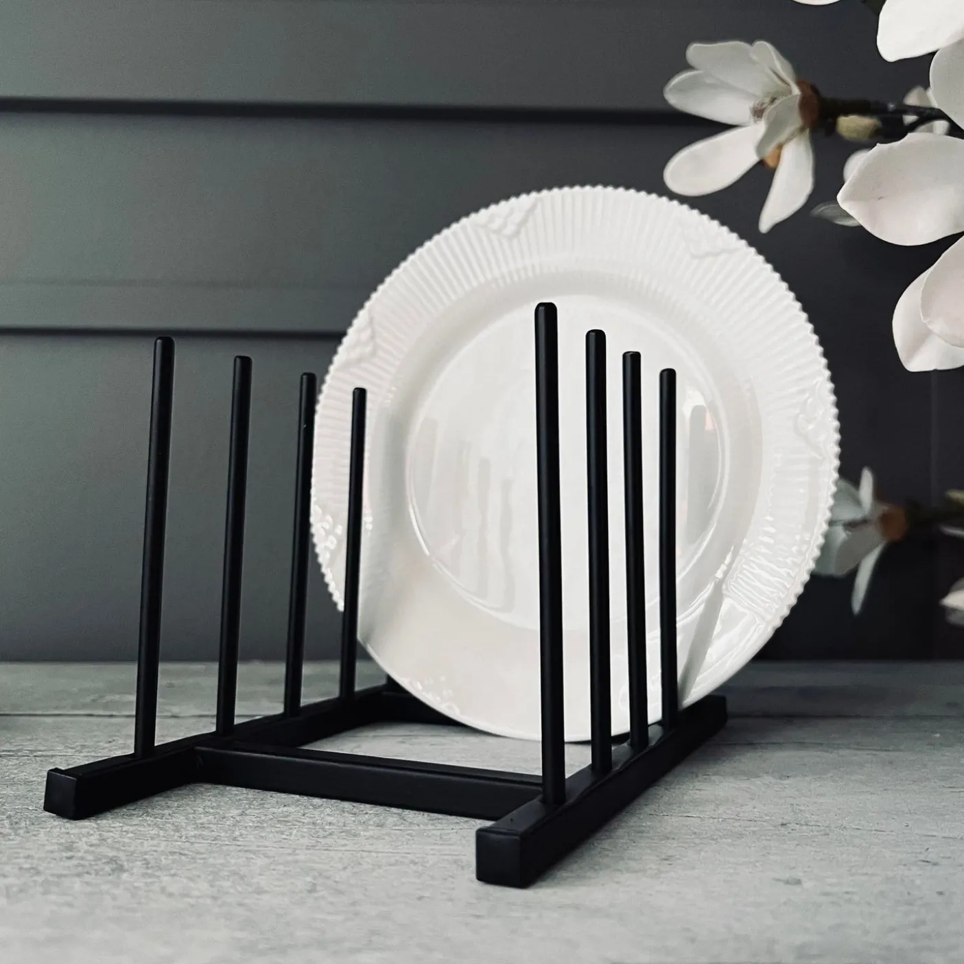 Tallerken stativ i sort metal - 4 tallerkner