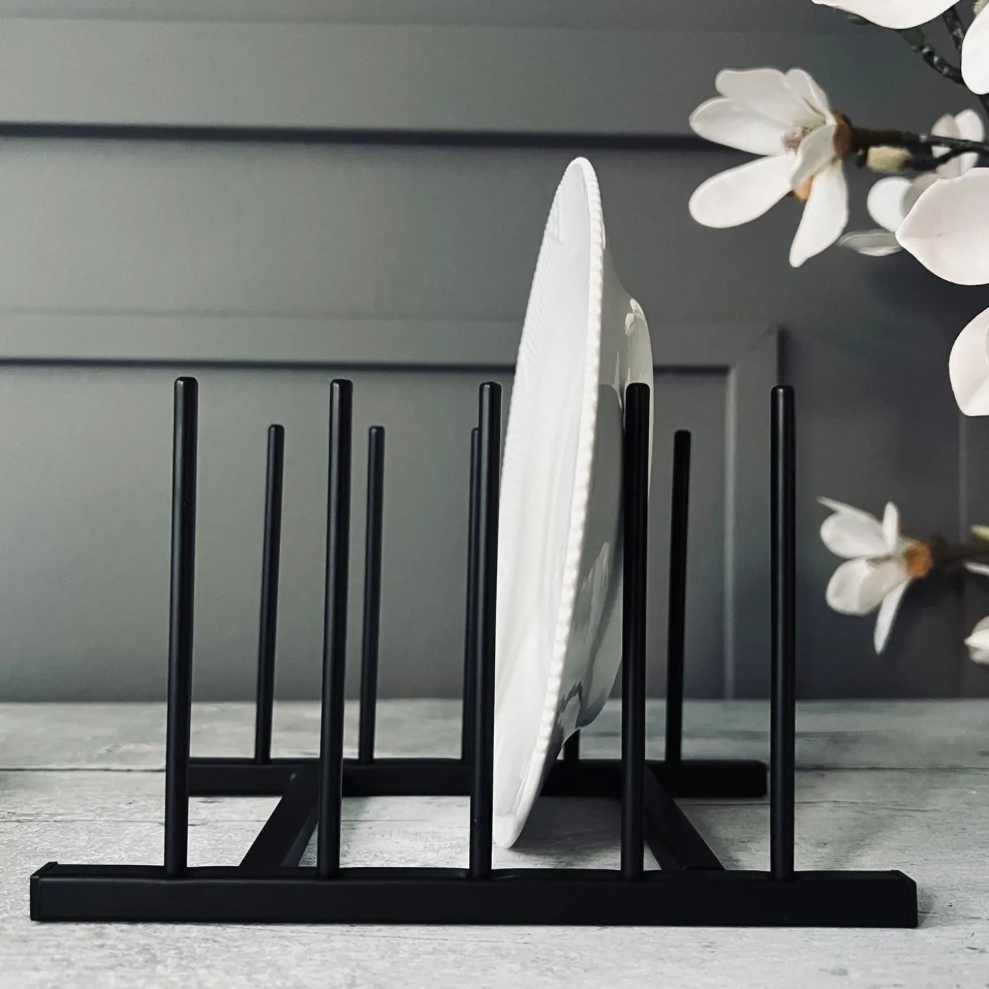 Tallerken stativ i sort metal - 4 tallerkner