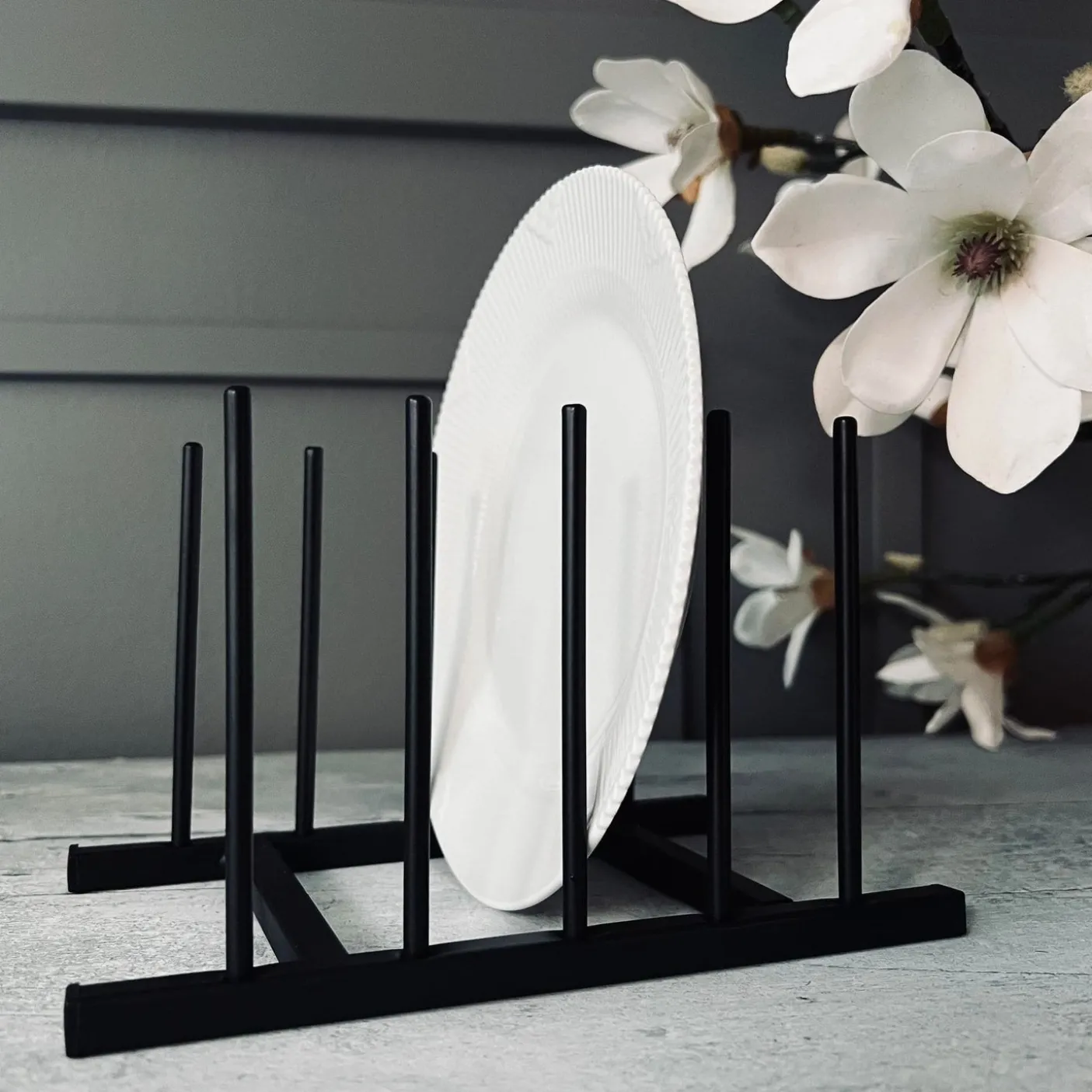 Tallerken stativ i sort metal - 4 tallerkner