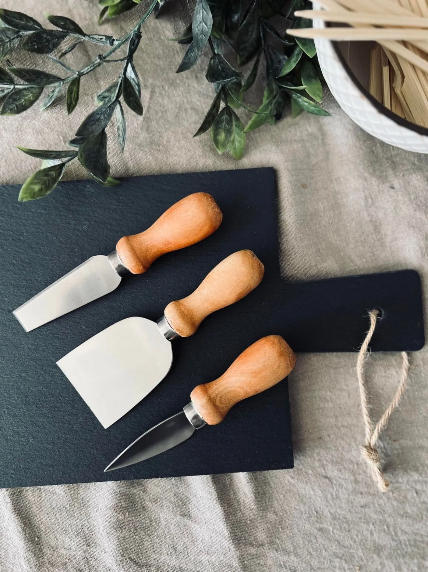 Tapas sæt med 3 knive og bræt i skiffer