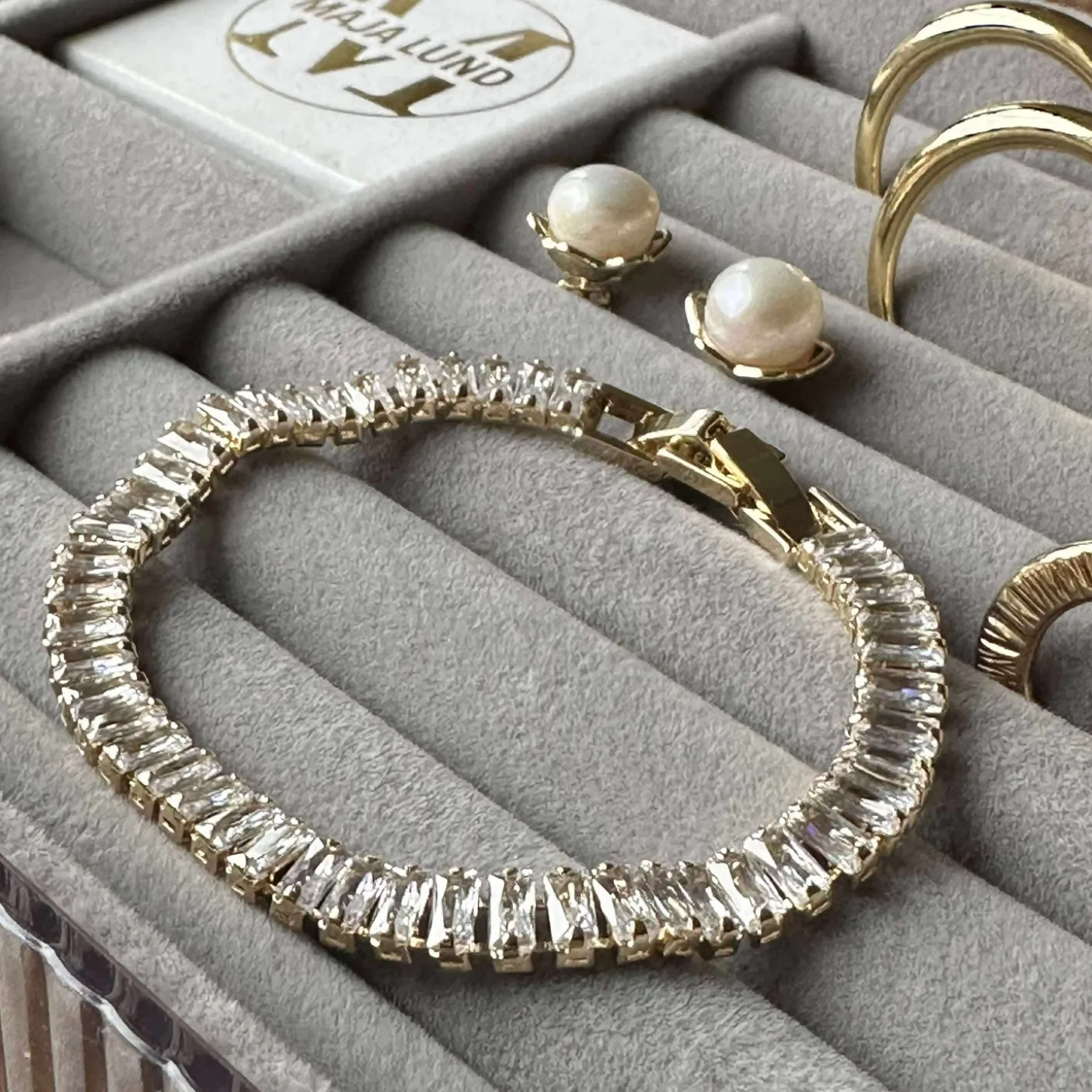 Tennisarmbånd Thelma med zirkoner - guldbelagt