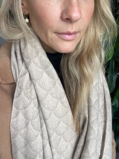 Tørklæde Malene - Sand