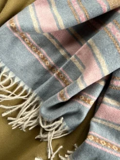 Tørklæde Sasha - Stone Strib