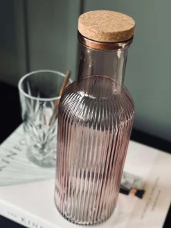 Vandflaske med korkprop – Rose 1 ltr.