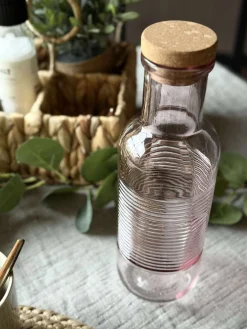 Vandflaske med korkprop – Rosa 1 ltr.