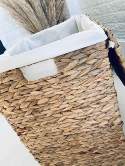 Vasketøjskurv med låg og inderpose