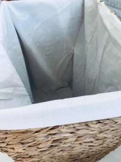 Vasketøjskurv med låg og inderpose