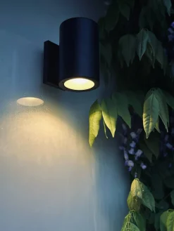 Væglampe med solceller