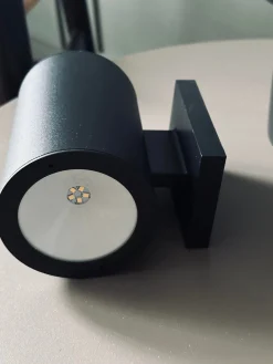 Væglampe med solceller