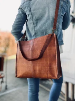 Work / Shopper - Lisa Walnut